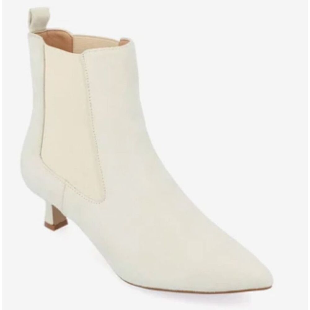 Journee Collection Chelsea Comfort Booties Size 9 Ivory Ankle Boots